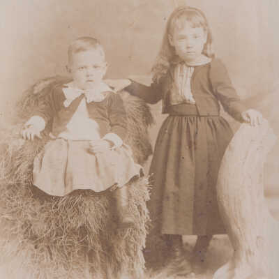 Ammons-Moredock Album 02, Photo 21 - Children of Anderson Moredock and Sarah Moredock