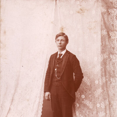 Rice-Fordyce Album 01, Photo 16 - William Lindsey Main [1877-1955]