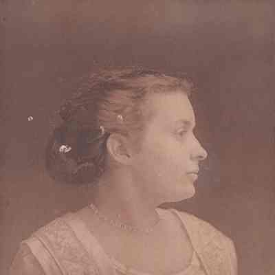 Cora Bathenia (Zahniser) Crock [1888-1962], Waynesburg College, Class of 1910