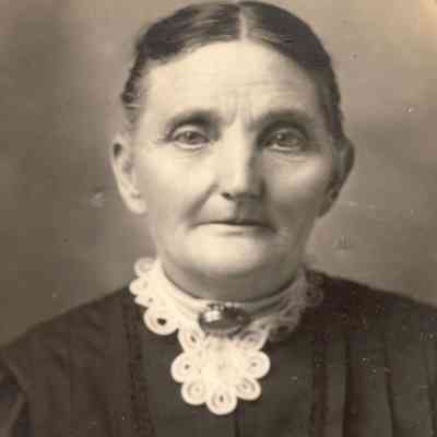 Margaret Sarah "Sadie" (Wood) Cummins