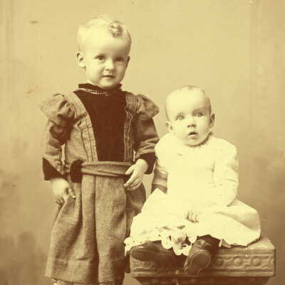 James Albert Thompson and Edna Maude (Nyswanger) Thompson family