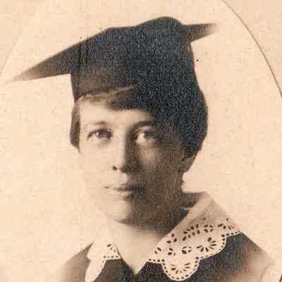 Claire (Lindsey) Reisinger [1884-1916], Waynesburg College, Class of 1916