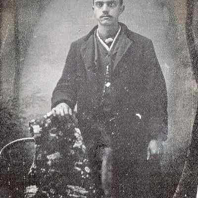 Vance-McFarland Album 02, Photo 19 - Leslie Ellsworth "Leck" Herrington [1868-1961]