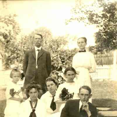 Alexander Burns Teagarden [1858-1956] and Margaret Josephine (Milligan) Teagarden [1862-1948] family
