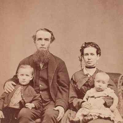Mason-Scott Album, Photo 09 - James Sealey "J. C." Scott [1841-1925] and Anna Mariah (Wood) Scott [1847-1927] family