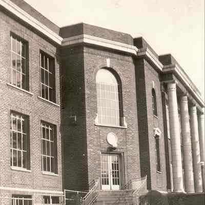 Margaret Bell Miller School Building on the southeast corner of Lincoln and Morgan Streets