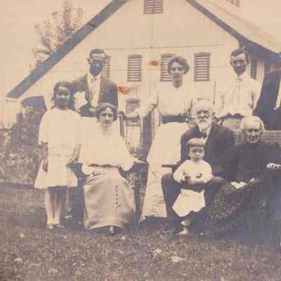 Jonathan Morris Morris and Charlotte (Rinehart) Morris family