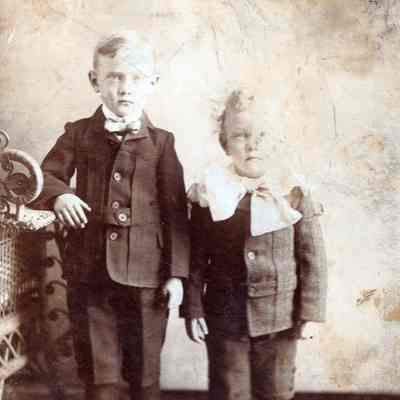 Ammons-Acklin Album, Photo 07 - Roy Eugene Ammons [1897-1963] and Arthur Ammons [1900-1975]