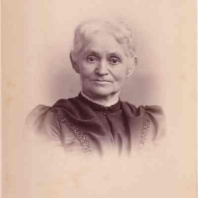 Phelan-Walker Album, Photo 04 - Mary (Hoge) Rinehart [1832-1923]: See WEB LINKS to DOWNLOAD high-resolution image.