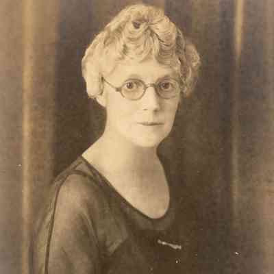 Elizabeth Judson (Rinehart) Waddell