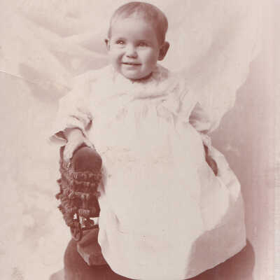 Ammons-Moredock Album 02, Photo 20 - Anna (Moredock) (Hartley) Fuller [1893-1981]