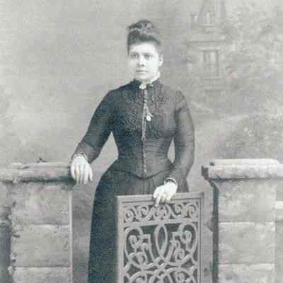 Millikin Album, Photo 02 - Maude (Loughman) Summersgill