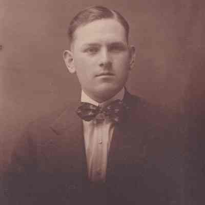 Eleanor (Morris) Linskea Album, Photo 25