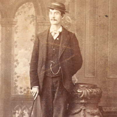 Toothman-Hoult Album, Photo 32