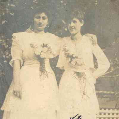 Emma (Elms) Bland and Hester Lily Day (King) Roberts