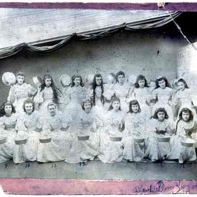 Waynesburg College students, circa 1895