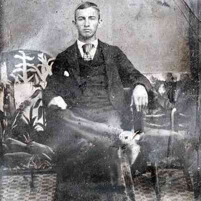 Vance-McFarland Album 01, Photo 19 - James Corbly McFarland [1875-1945]