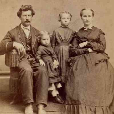 Hoge-Woods Album 01, Photo 04 - Believed to be George W. Scott and Amanda Jane (Woods) Scott family