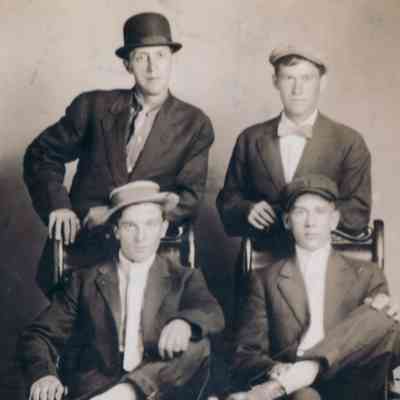 Herman Fenske [front, right]