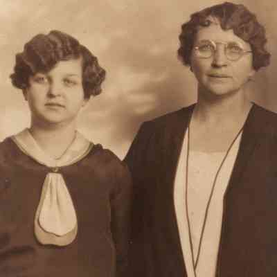 Aliff (Woodruff) (Carpenter) Anderson and her mother, Ida (Rinehart) Woodruff