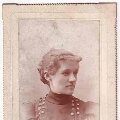 Unidentified - Image given to Elizabeth "Lizzie" (Inghram) Rinehart [1869-1956]