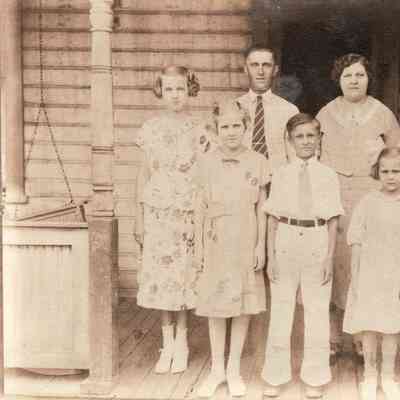 Walter Irvin Moore Sr. [1900-1987] and Lillian Irene (Cooley) Moore [1899-1976] family