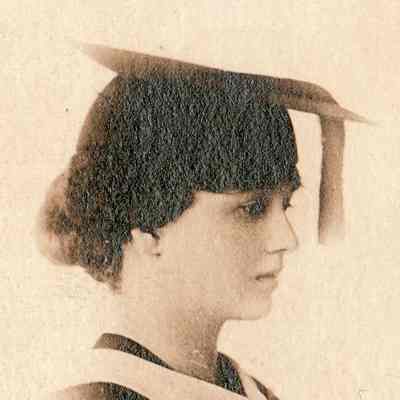 Dulcie May (Carpenter) Fox [1898-1992], Waynesburg College, Class of 1919