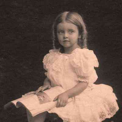 Leah Abigail (Crago) Waddell