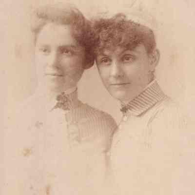 Phelan-Walker Album, Photo 36 - Rebecca Arabelle "Belle" Rinehart [1863-1956] and Unidentified