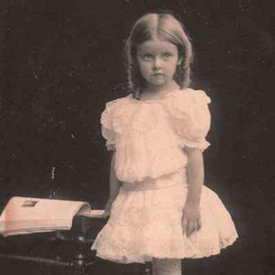 Leah Abigail (Crago) Waddell