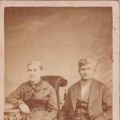 Unidentified / Identification Conflict: See WEB LINKS to DOWNLOAD high-resolution image.