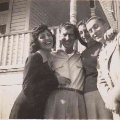 Leo and Mize families