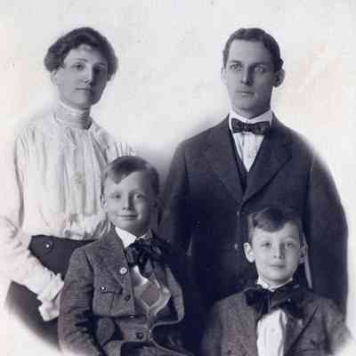Henry Francis "Harry" Baily and Lucy (Sayers) Baily with their twin sons