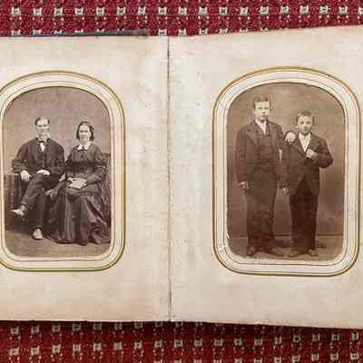 Eleanor (Morris) Linskea Album