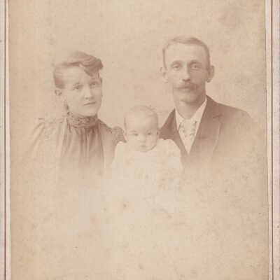 Ammons-Moredock Album 02, Photo 17 - Daniel Moredock [1862-1949] and Nora Harriet (Goslin) (Moredock) Sharpnack [1874-1967] with George Clinton Moredock [1893-1967]