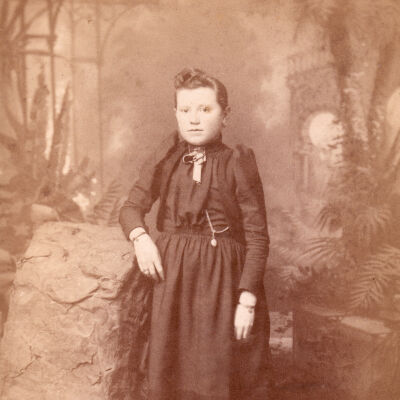 Rice-Fordyce Album 01, Photo 10 - Armeda Jane May (Rice) Brown [1881-1961]