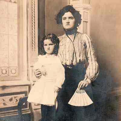 Josephine Irene (Willison) (Stockdale) Scott [1900-1967] and Laura Blanche (Willison) Bowler [1884-1968]