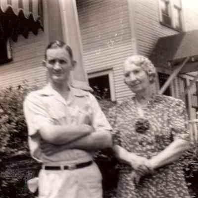 Harvey Pratt Stickles [1887-1973] and Harriet Jennie (Wood) (Reddick) Miller [1867-1953]