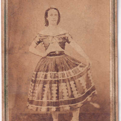 Willis-Nutt Album, Photo 05