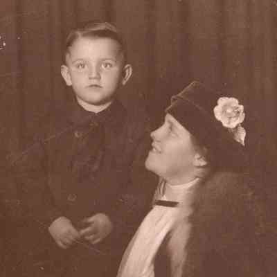 Laura (Elms) Morris and her son Andrew Jackson "Jack" Morris