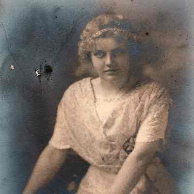 Edis Pauline (Rogers) Hendrickson [1898-1983], Music Conservatory graduate, Waynesburg College, Class of 1913