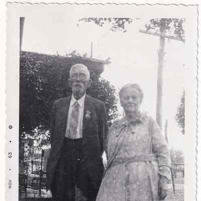 Thomas Jefferson Morris [1847-1929] and his wife, Caroline Lee (Cain) Morris [1851-1937]