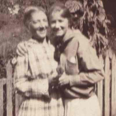 Martha Maybelle (Coutz) Staggers [1868-1940] and her daughter Imogene (Staggers) McDonough