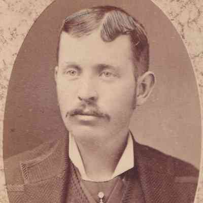 Eleanor (Morris) Linskea Album, Photo 02