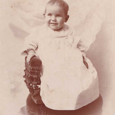 Ammons-Moredock Album 03, Photo 09 - Anna (Moredock) (Hartley) Fuller [1893-1981]