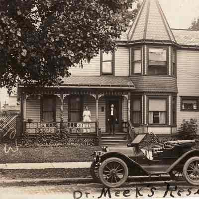 Dr. Charles Roscoe Meek and Nettie (Waychoff) Meek in front of their home - Lorain, Ohio