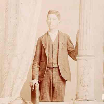 Johnson Album 01, Photo 32 - Unidentified