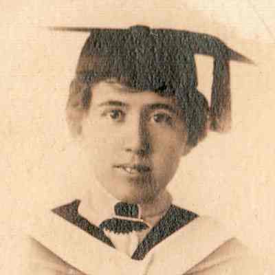 Helen Abigail Scott [1891-1962], Waynesburg College, Class of 1918