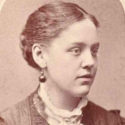 Pauley-Thompson Album, Photo 16 - Lillian (Robbins) Harrah [1859-1928]