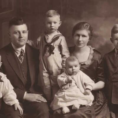 Glenn Jacob Roy Thornton Toothman Sr. and Elsie Huffman (Rees) Toothman family